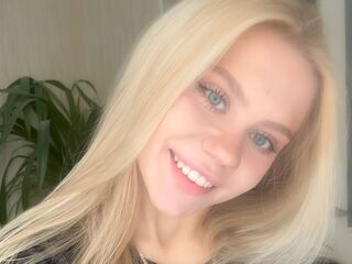 naked girl with webcam fingering pussy MarlenaBalceiro