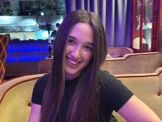 naughty camgirl masturbating with vibrator MaryamKeets