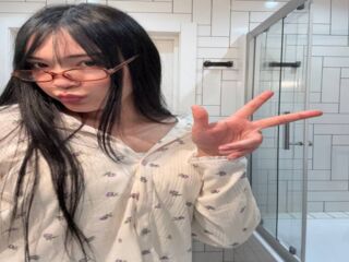 naked webcamgirl photo MilaEva