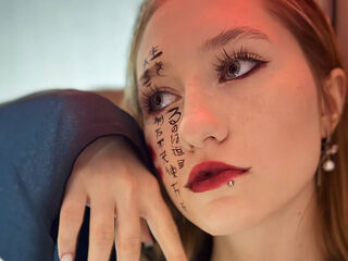 mastubating web cam girl MistyColacone