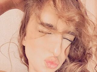 nude webcam girl MyraRidler