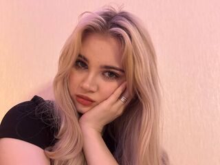 camgirl masturbating with sex toy NakitaLorette