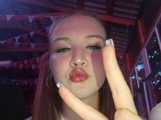 naked camgirl picture NelleCauthorne