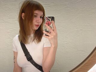 naughty camgirl masturbating with dildo NeomaSiniard