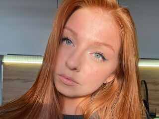 camgirl showing tits NicoleTatako
