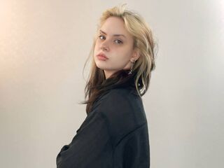 masturbating cam girl NildaFabros