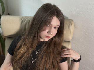 camgirl masturbating with dildo PeggyCarters