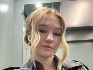 topless camgirl PortiaFukushima