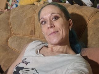 camgirl playing with sextoy RamonikaAlice