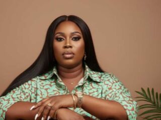 camgirl playing with vibrator RitaBrown