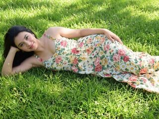 naked cam girl masturbating with vibrator SamantaMonacos