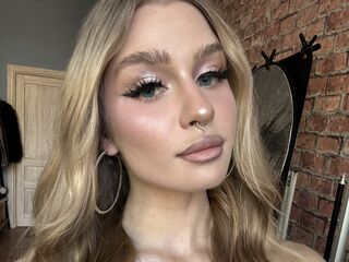 naked girl with live cam SaphiraLuxe