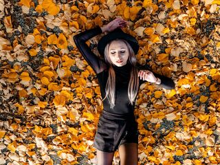 camwhore masturbating with vibrator SerayaRose