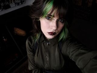shaved pussy web cam ShadowBelle