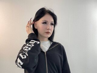 topless camgirl TheresiaRissman