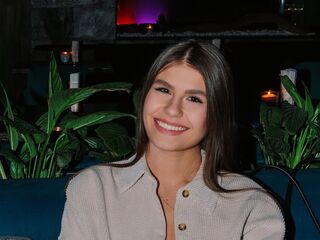 naked girl with webcam TiaBeumer