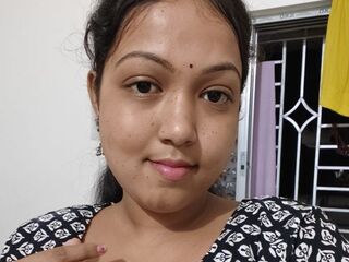 camgirl playing with sextoy TrishaSaha