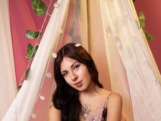 cam girl playing with vibrator ValeryBeaumont