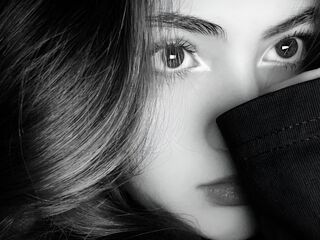 hot strip tease show VickyToure