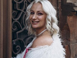 live cam girl gallery WilsonAvery