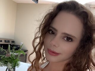 camgirl playing with dildo ZaraVenwick